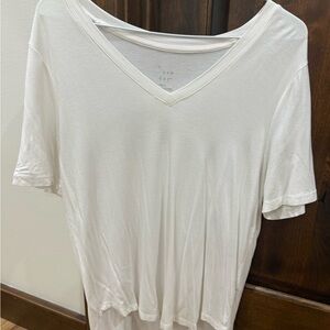 Women’s Everyday V-Neck Tee - White